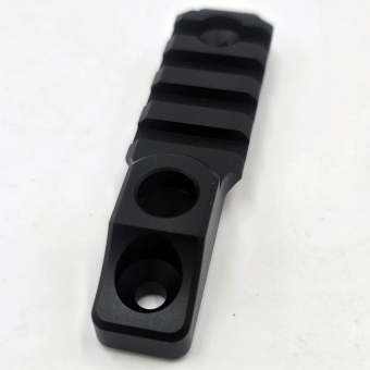 Планка Picatinny M-LOK на 4 слота с гнездом под QD антабку (алюминий 7075),ARMACON