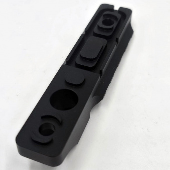 Планка Picatinny M-LOK на 4 слота с гнездом под QD антабку (алюминий 7075),ARMACON