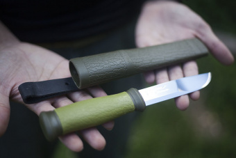 Нож Morakniv Outdoor 2000 Green, нержавеющая сталь (10629)